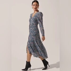 ASTR The Label Ruched Front Floral Midi Dress